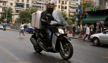 Μητσοτάκης: «Υποχρεωτική η παροχή εξοπλισμού σε ντελιβεράδες από τις εταιρείες διανομής»