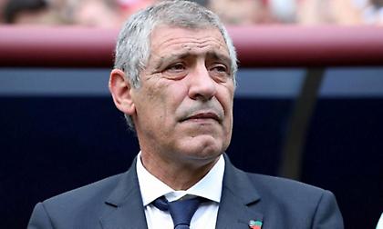 «Έδειξε» παραμονή στην Πορτογαλία ο Σάντος: «Ονειρεύομαι τρίτο τρόπαιο»