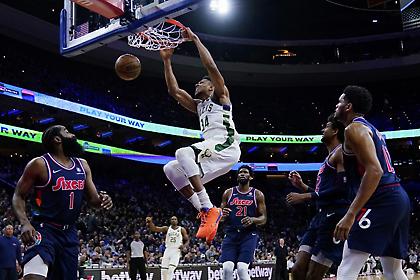 MVP εμφάνιση του Γιάννη στη Φιλαδέλφεια, έδωσε τη νίκη στους Μπακς