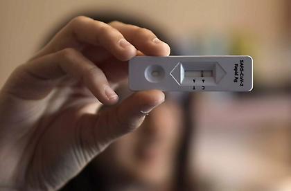 Από σήμερα η δωρεάν διάθεση δωρεάν self test σε μαθητές και εμβολιασμένους εκπαιδευτικούς
