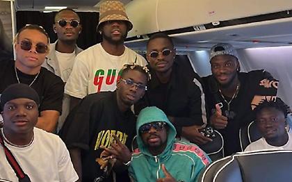 Σονί, Κούντε και άλλοι Καμερουνέζοι πόζαραν με... στιλ μετά την πρόκριση!