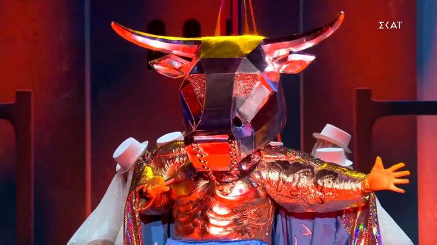 The masked singer: Μινώταυρος σε… υαλοπωλείο
