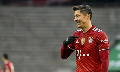 Σε επαφή με Μπαρτσελόνα και Παρί ο μάνατζερ του Λεβαντόφσκι