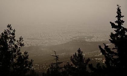 Πέπλο αφρικανικής σκόνης στην Αθήνα – Πότε υποχωρεί το φαινόμενο