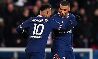 Ξέσπασε με πεντάρα η Παρί!