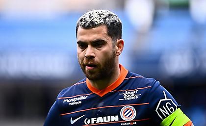 Οι οπαδοί της Μπρεστ έδειξαν τα… οπίσθιά τους σε αντίπαλο την ώρα που εκτελούσε πέναλτι (pic)