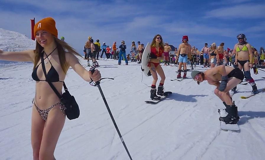 Εκατοντάδες τύποι στις Γαλλικές Άλπεις μαζεύτηκαν και «τσούλησαν» τις πλαγιές με μαγιό