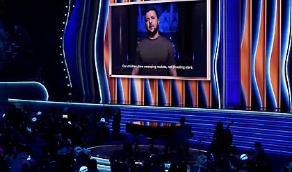Εμφανίστηκε στα Grammy ο Ζελένσκι: «Οι δικοί μας μουσικοί φοράνε αλεξίσφαιρα αντι για σμόκιν»