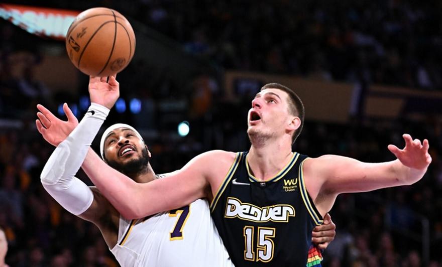 ΝΒΑ: Ακόμη πιο πίσω οι Λέικερς, τριπλ-νταμπλ ο Ποκουσέφσκι