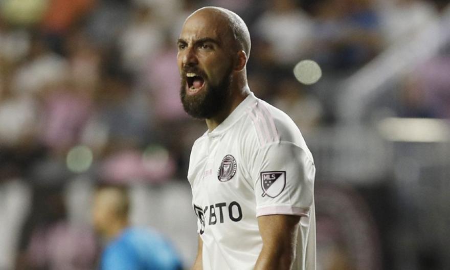 Αποσύρεται στο τέλος της σεζόν ο Ιγκουαΐν