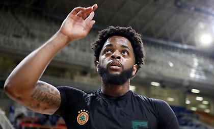 Μέικον: «Υπέροχο ότι έχουμε ξανά μαζί μας τον ηγέτη μας, Παπαπέτρου»