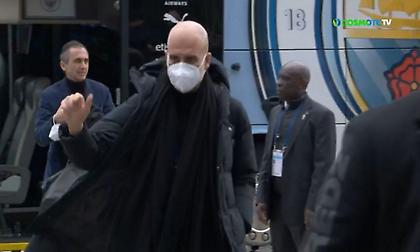 Αποθέωση στον Γκουαρδιόλα κατά την άφιξη