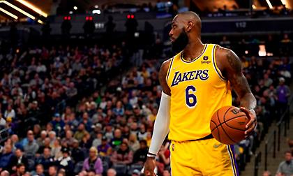 «Λευκή πετσέτα» από Λέικερς; Εκτός και με Σανς ο Λεμπρόν