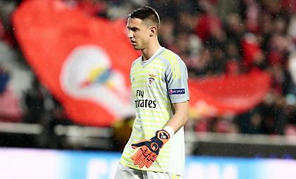 Οι ενδεκάδες στο Μπενφίκα-Λίβερπουλ: Βασικός ο Βλαχοδήμος, στον πάγκο ο Τσιμίκας