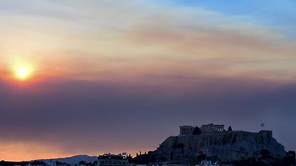 Καιρός: Λιακάδα σήμερα με τοπικές νεφώσεις - Επιμένει η αφρικανική σκόνη