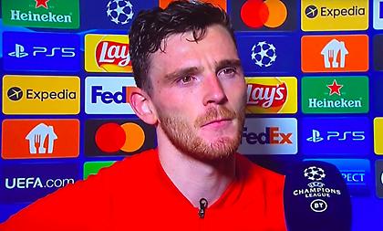 Πέταξαν αναπτήρες στον Ρόμπερτσον: «Ίσως έτσι σταματήσουν το κάπνισμα»