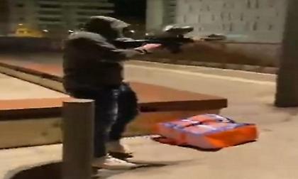 Οπαδοί της Μαρσέιγ ρίχνουν με… αεροβόλο σε οπαδούς του ΠΑΟΚ (video)