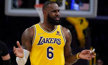 Λεμπρόν: «Θα ήθελα να παίξω μαζί με τον Κάρι»