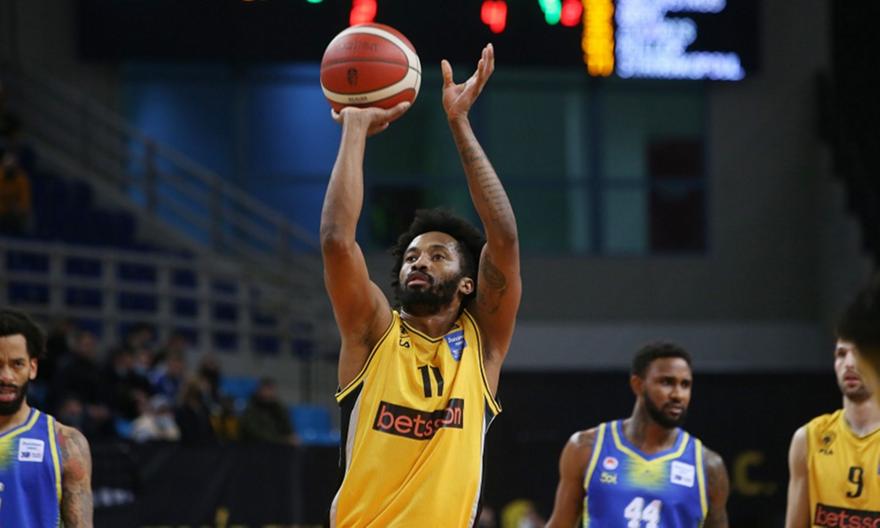 Μετρά αντίστροφα για την επιστροφή του ο Ανγκόλα