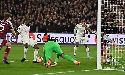 Άντεξε η Γουέστ Χαμ με δέκα παίκτες, ξεκαθάρισμα στη Γαλλία