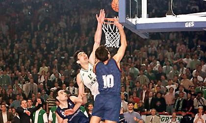 Παναθηναϊκός: 26 χρόνια από το έπος στο Παρίσι - Τα καψώνια, η προφητεία, το θρίλερ και το πριμ