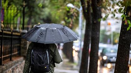 Αλλάζει ο καιρός από αύριο: Βροχές, καταιγίδες και πτώση της θερμοκρασίας