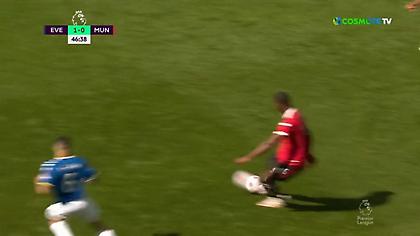 Τρομερή μπαλιά ακριβείας του Πογκμπά