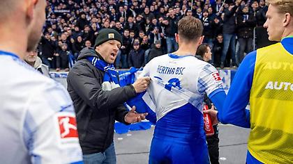 Οπαδοί της Χέρτα ανάγκασαν τους παίκτες να βγάλουν τις φανέλες μετά τη συντριβή από την Ουνιόν