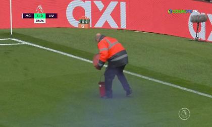 Καπνογόνο στο γήπεδο μετά το γκολ της Σίτι