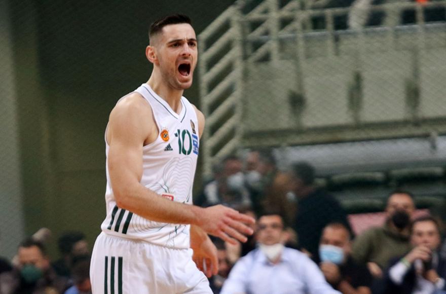 Το φάουλ του Παπαπέτρου στον ΜακΚίσικ που δεν... άρεσε στον πρώτο