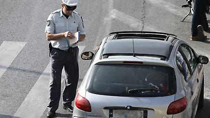 Δεκάδες πρόστιμα για κόντρες σε μπλόκο της Τροχαίας στην παραλιακή