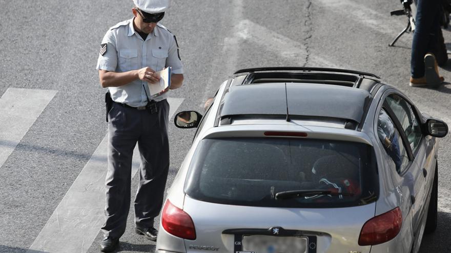 Δεκάδες πρόστιμα για κόντρες σε μπλόκο της Τροχαίας