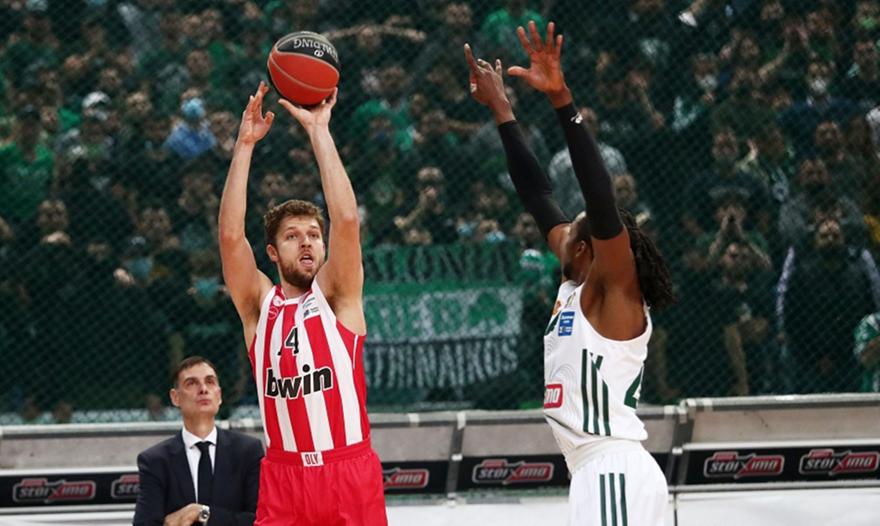 Το απίθανο double double του Βεζένκοφ με τα 15 ριμπάουντ!