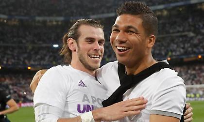 Έβαλε πλάτη για Μπέιλ ο Κασεμίρο: «Όταν γιουχάρετε έναν παίκτη, μας γιουχάρετε όλους»