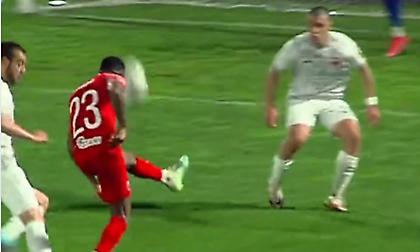 Βρέθηκε ο νικητής: Πρώτα λόμπα πάνω από αντίπαλο, μετά λόμπα με το... καλάμι και γκολ!