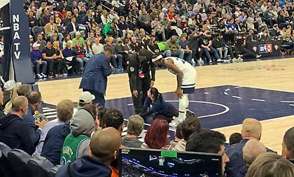 Γυναίκα «μπούκαρε» στο Τίμπεργουλβς-Κλίπερς και προσπάθησε να κολλήσει τον εαυτό της στο παρκέ!