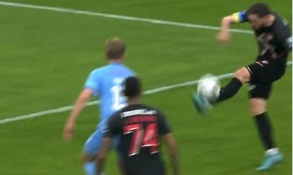 Η Μίντιλαντ τρολάρει… δικό της παίκτη επειδή σκόραρε με το καλάμι!