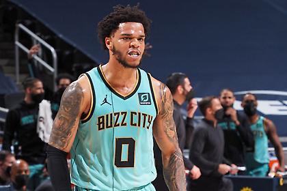 Αποβλήθηκε από το ματς ο Μπρίτζες, πέταξε το μασελάκι του και πέτυχε μία οπαδό της Ατλάντα