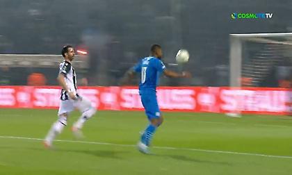 Επικίνδυνο διαγώνιο σουτ του Μπακαμπού, δίπλα από το δεξί δοκάρι του Πασχαλάκη η μπάλα!