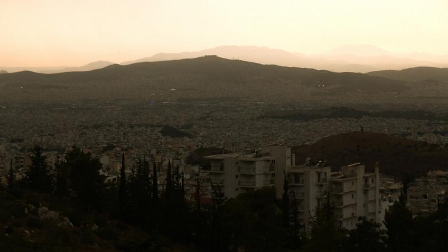 Με συννεφιά και λασποβροχή το Σαββατοκύριακο