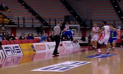 Αυτοθυσία του Μούντι και κάρφωμα του Χάντσον