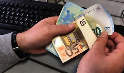 Τα σενάρια για την αύξηση του κατώτατου μισθού