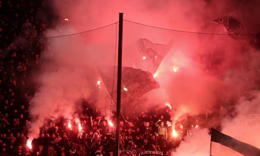 Καυτή ατμόσφαιρα στην κατάμεστη Λεωφόρο!