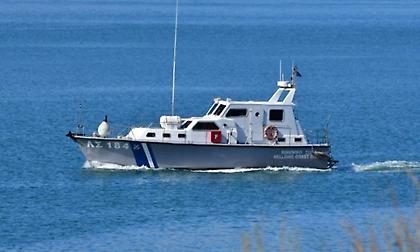 Συνελήφθησαν δύο Τούρκοι που έπεσαν με ανεμόπτερο στη θάλασσα ανοικτά της Εύβοιας