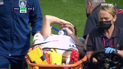 Σοκαριστικός τραυματισμός για Γουέστγουντ, έφυγε με φορείο από το γήπεδο!