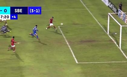 Μυθικό blooper στη Βραζιλία: Τους πέρασε όλους και αστόχησε σε κενό τέρμα