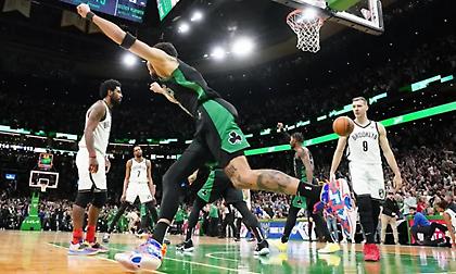 NBA Top 10: Το buzzer του Τέιτουμ και η ασίστ του Γιάννη στον... εαυτό του