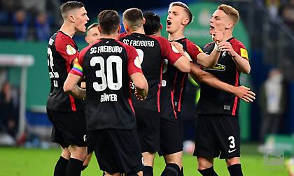 Απίθανη Φράιμπουργκ, «καθάρισε» το Αμβούργο και προκρίθηκε για πρώτη φορά στον τελικό του Κυπέλλου