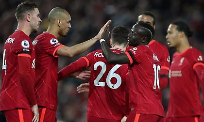 Πάτησε Γιουνάιτεντ και κορυφή η Λίβερπουλ!