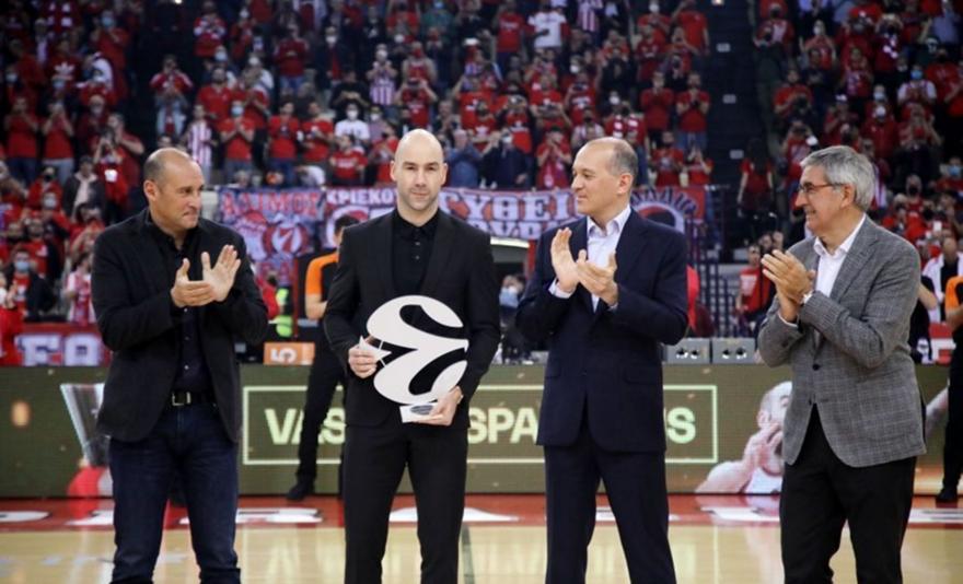 Ολυμπιακός: Η βράβευση του legend Βασίλη Σπανούλη